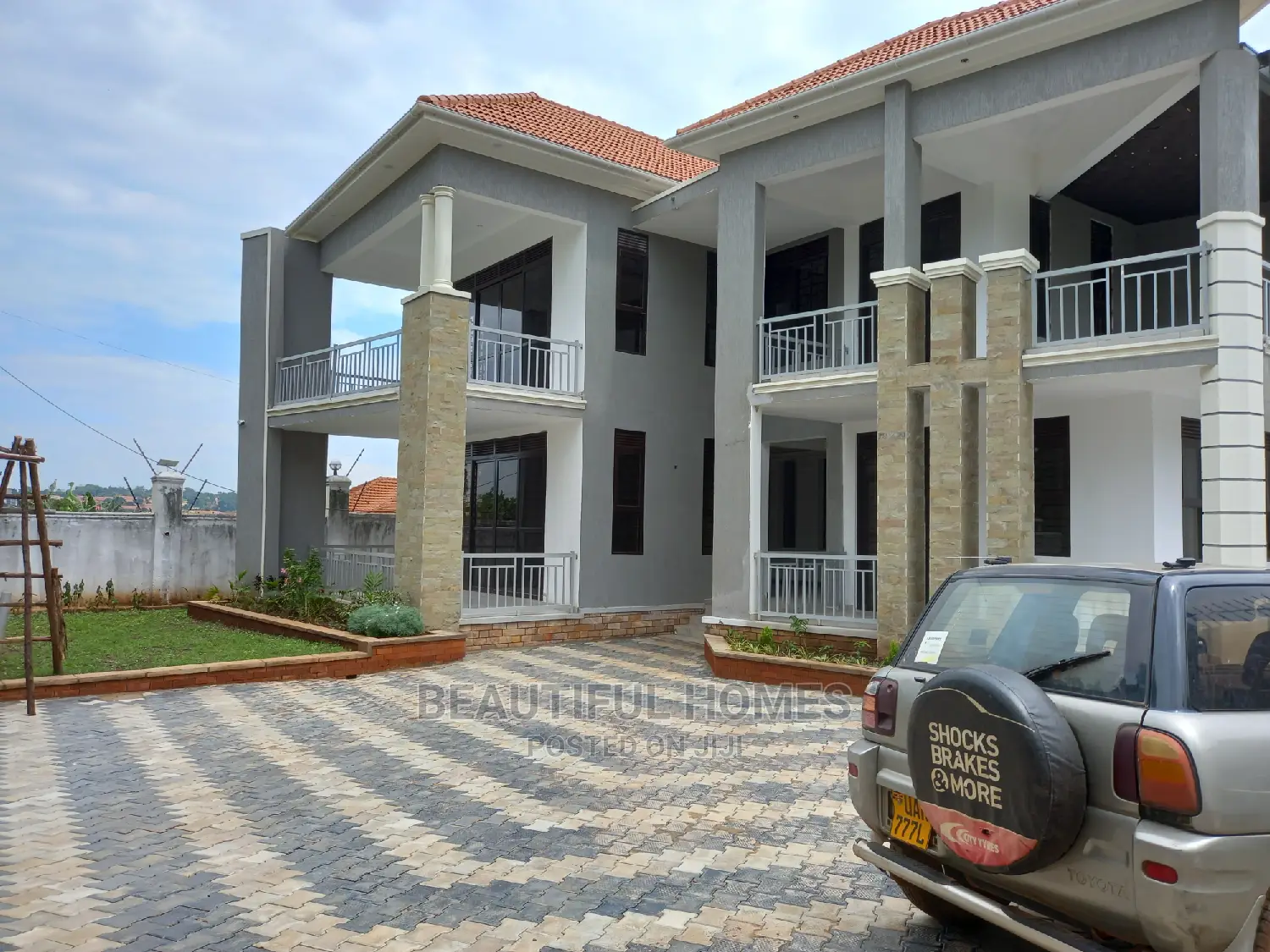 Furnished 6bdrm Mansion in Kkwatule, Central Division for Sale