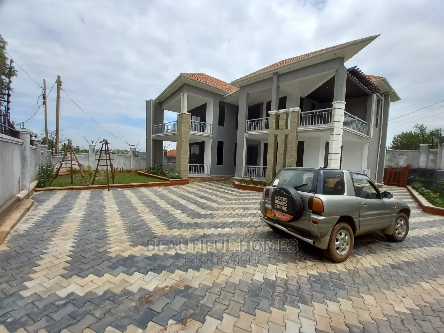 Furnished 6bdrm Mansion in Kkwatule, Central Division for Sale