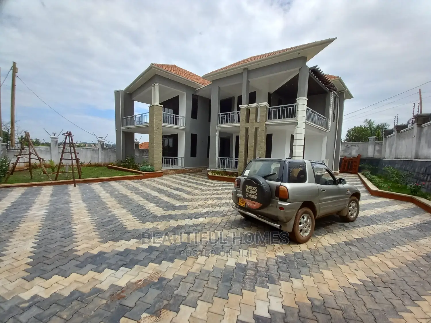 Furnished 6bdrm Mansion in Kkwatule, Central Division for Sale