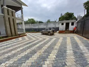Furnished 6bdrm Mansion in Kiwatule Posh, Nakawa for Sale