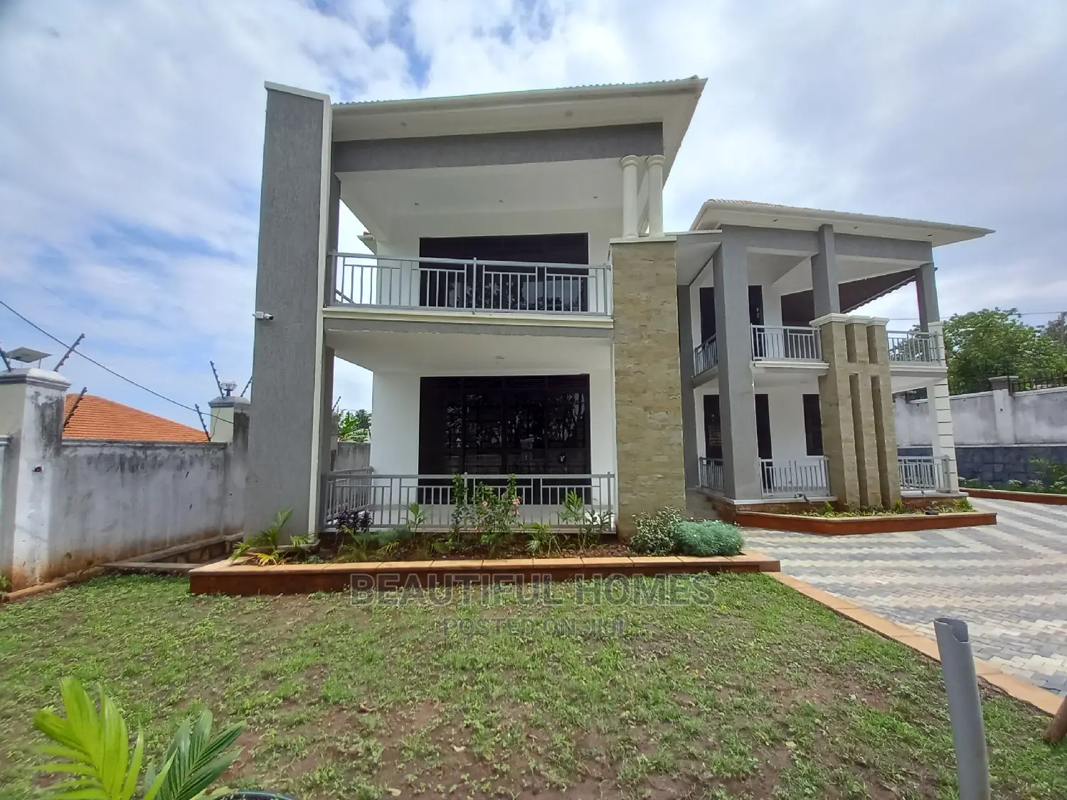 Furnished 6bdrm Mansion in Kiwatule Diplomat, Central Division