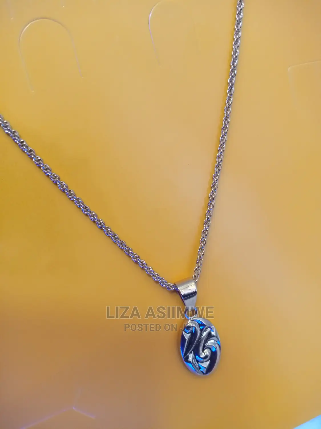Simple Necklaces Available for the Ladies