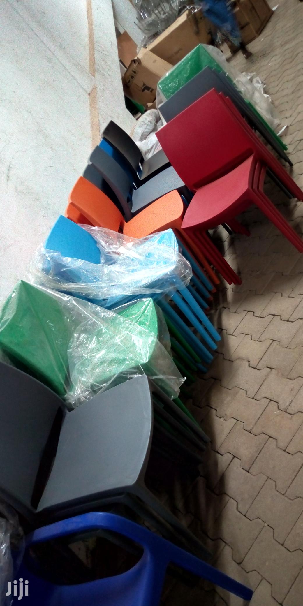 Plastic Restaurant Chairs