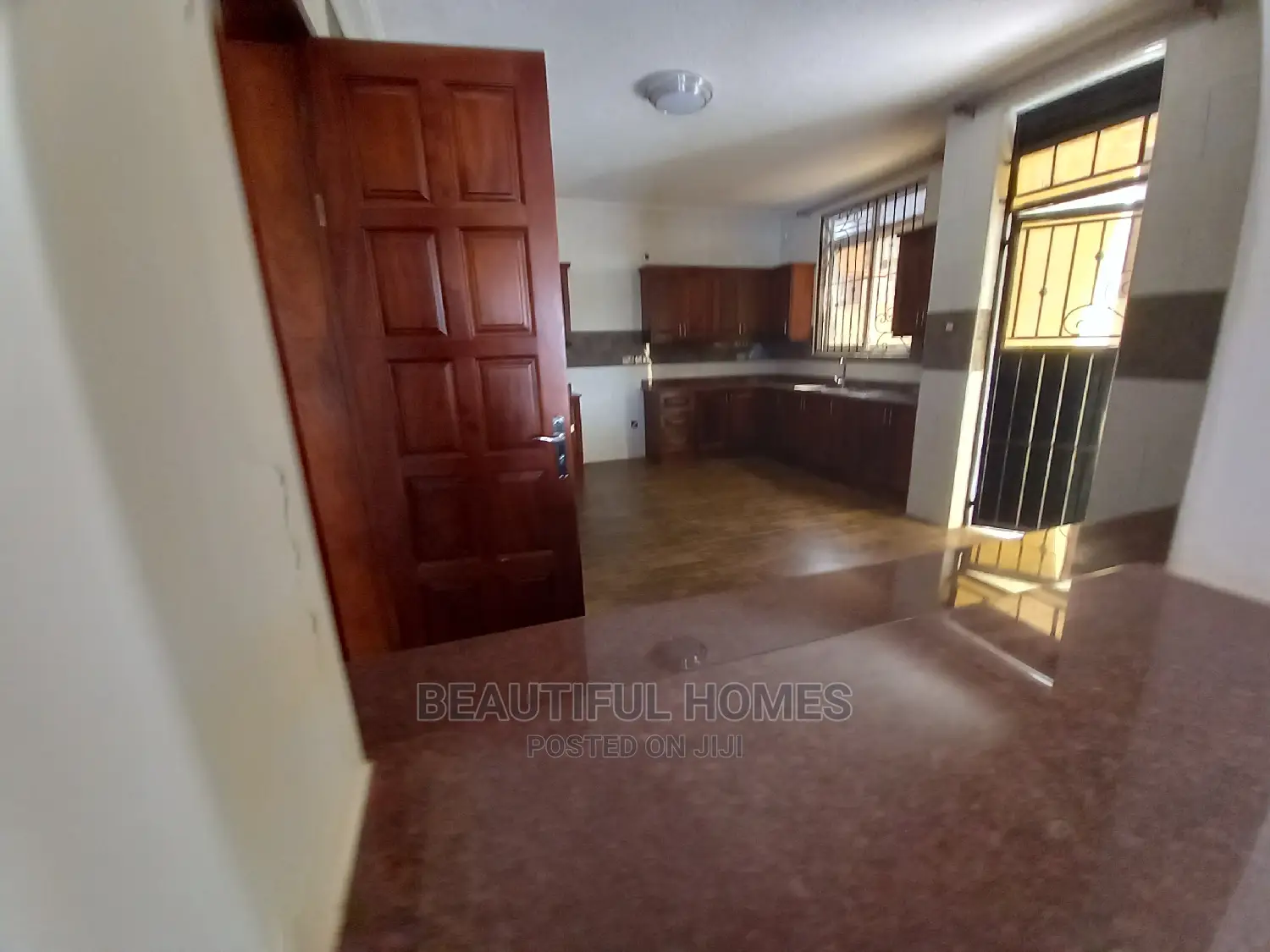 Furnished 6bdrm House in Kira Diplomat for Sale
