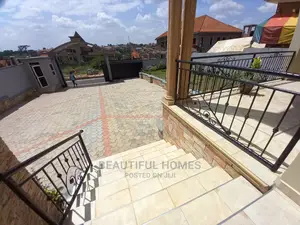 Furnished 6bdrm House in Kira Diplomat for Sale