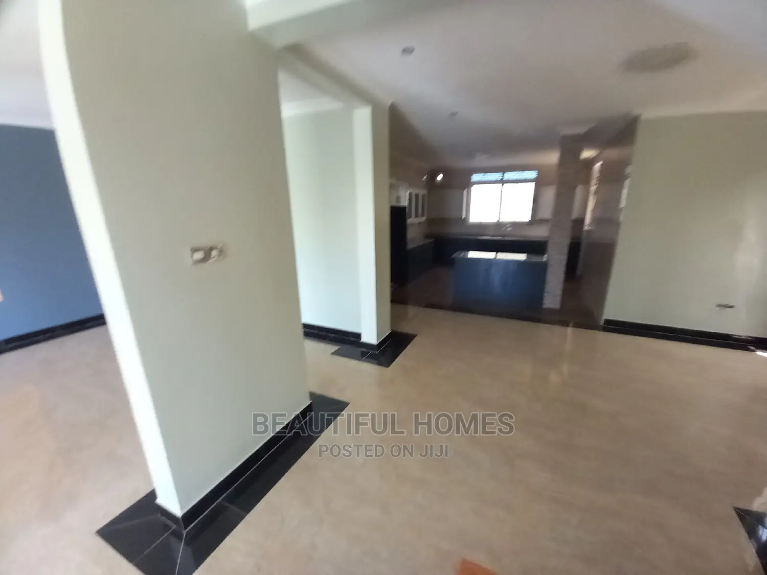 Furnished 6bdrm Mansion in Kira Tarmacked Lane for Sale
