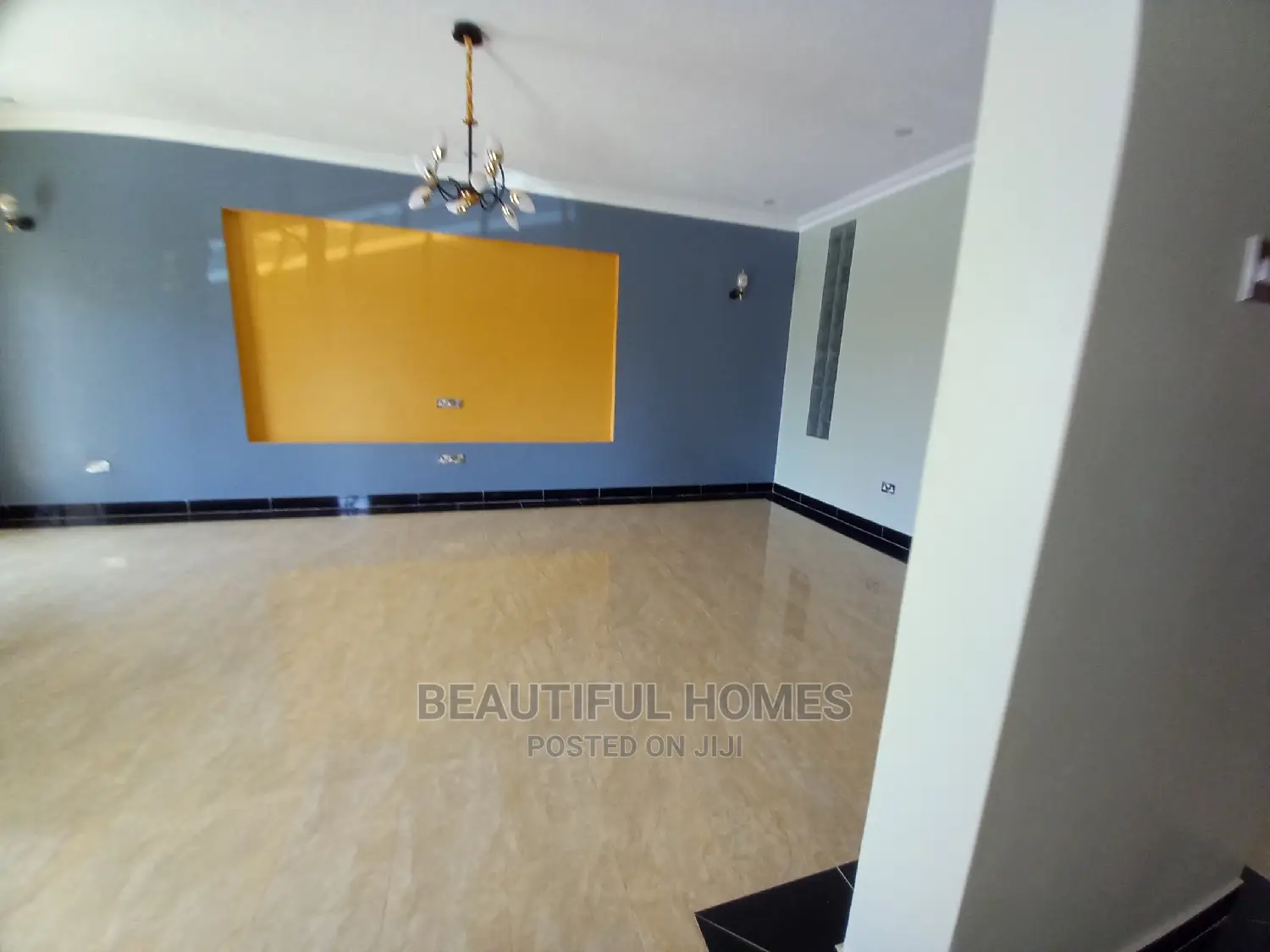 Furnished 6bdrm Mansion in Executive Wing, Kira for Sale