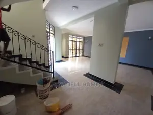 Furnished 6bdrm Mansion in Executive Wing, Kira for Sale
