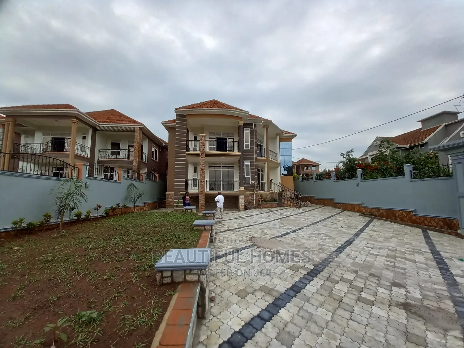 Furnished 6bdrm Mansion in Corporate Heights, Kira for Sale