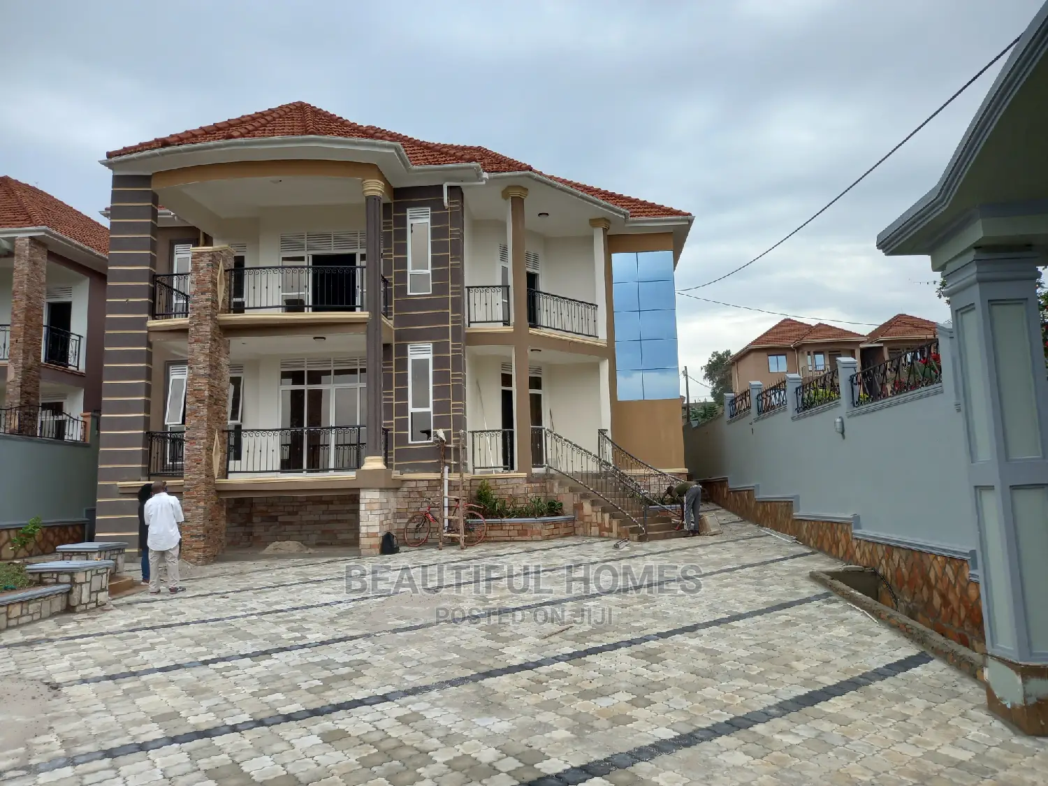 Furnished 6bdrm Mansion in Best Neighborhood, Kira for Sale