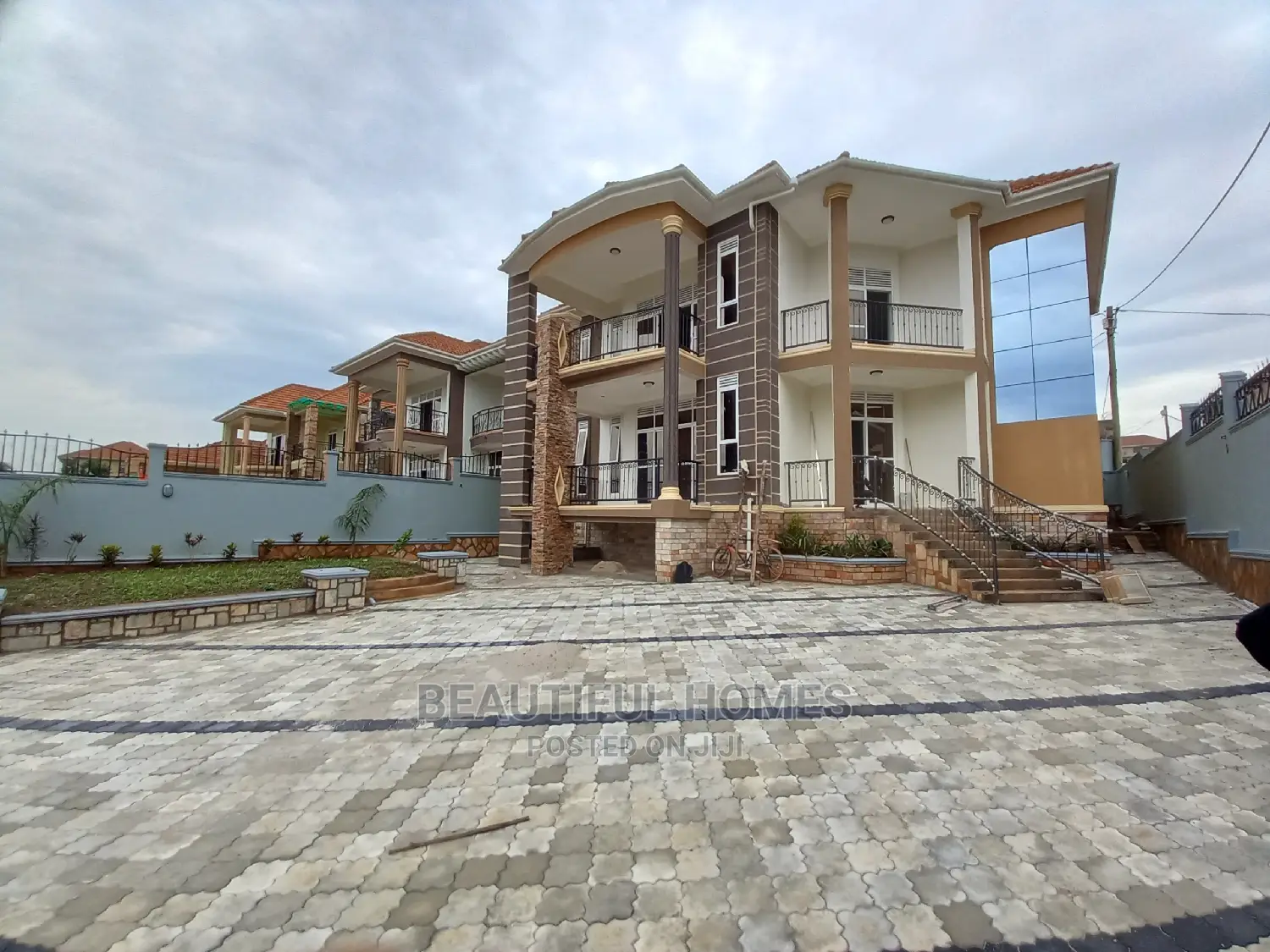 Furnished 6bdrm Mansion in Best Neighborhood, Kira for Sale