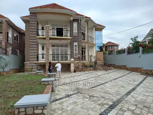 Furnished 6bdrm Mansion in Tarmacked Estate, Kira for Sale