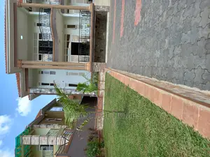 Furnished 6bdrm Mansion in Kira Rich for Sale