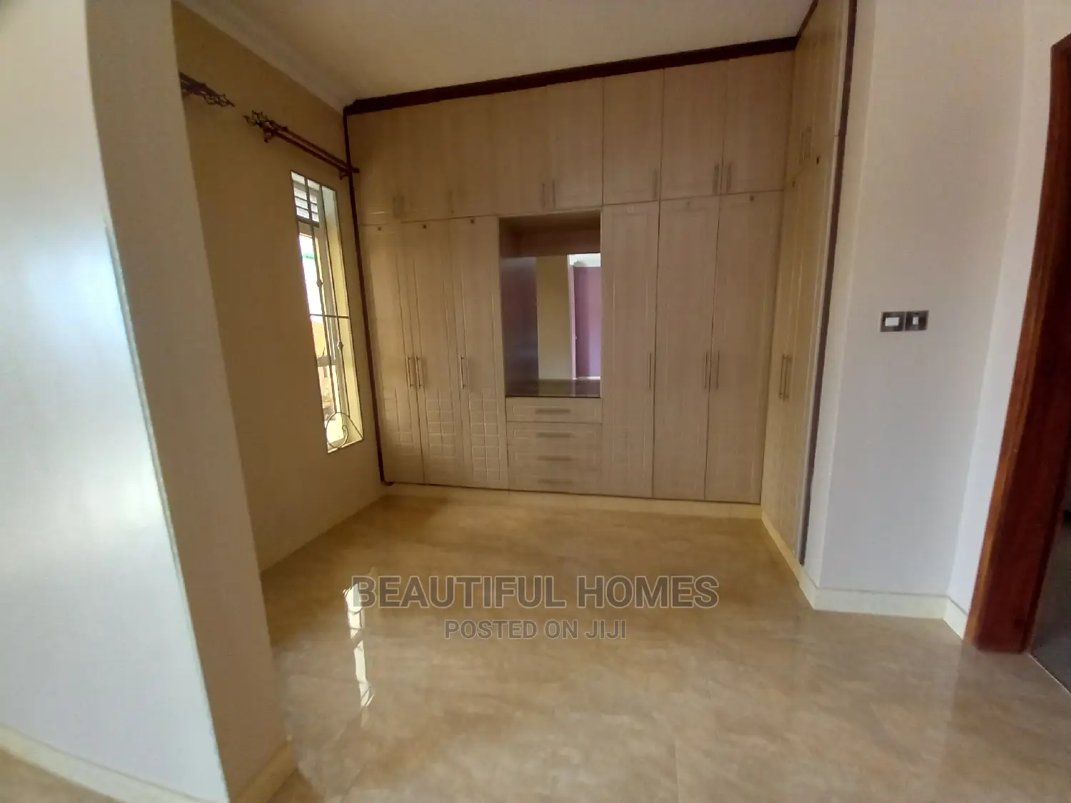 Furnished 6bdrm Duplex in Rich Zone, Kira for Sale