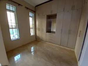 Furnished 6bdrm Mansion in Kira for Sale