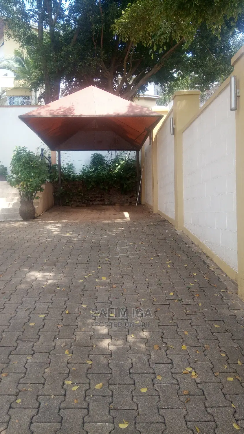 5bdrm Duplex in Kololo Property, Central Division for Rent