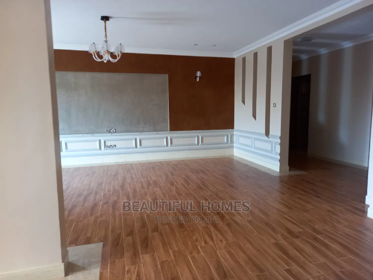 Furnished 6bdrm Mansion in Kira for Sale