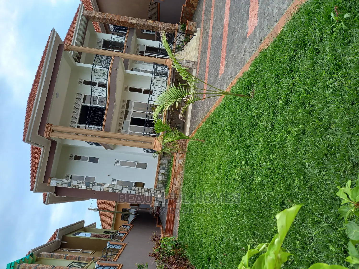 Furnished 6bdrm House in Kira for Sale