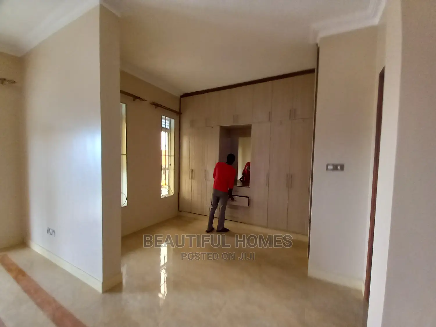 Furnished 6bdrm House in Kira for Sale