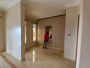 Furnished 6bdrm House in Kira for Sale