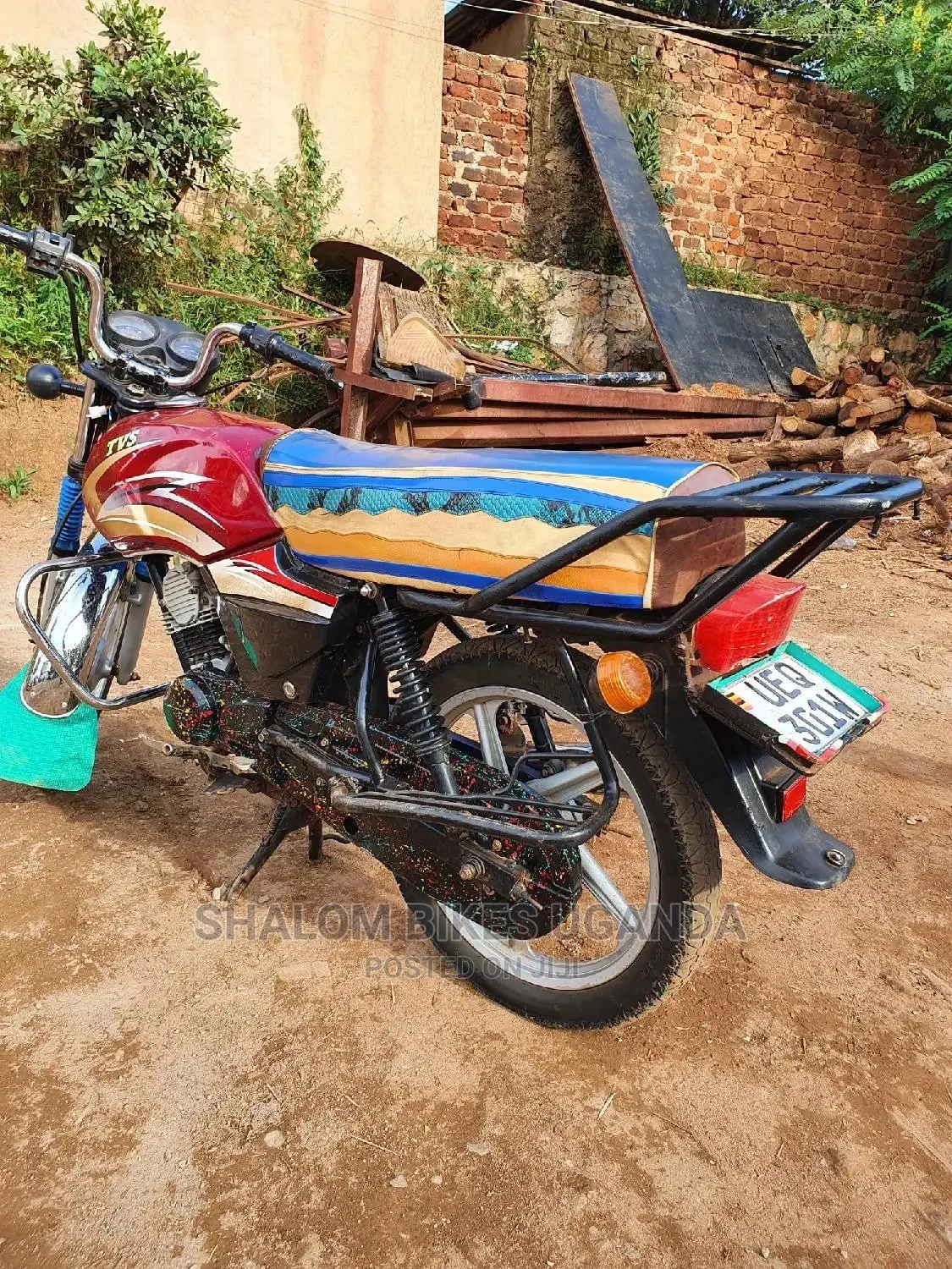 TVS Zeppelin 220 2018 Red
