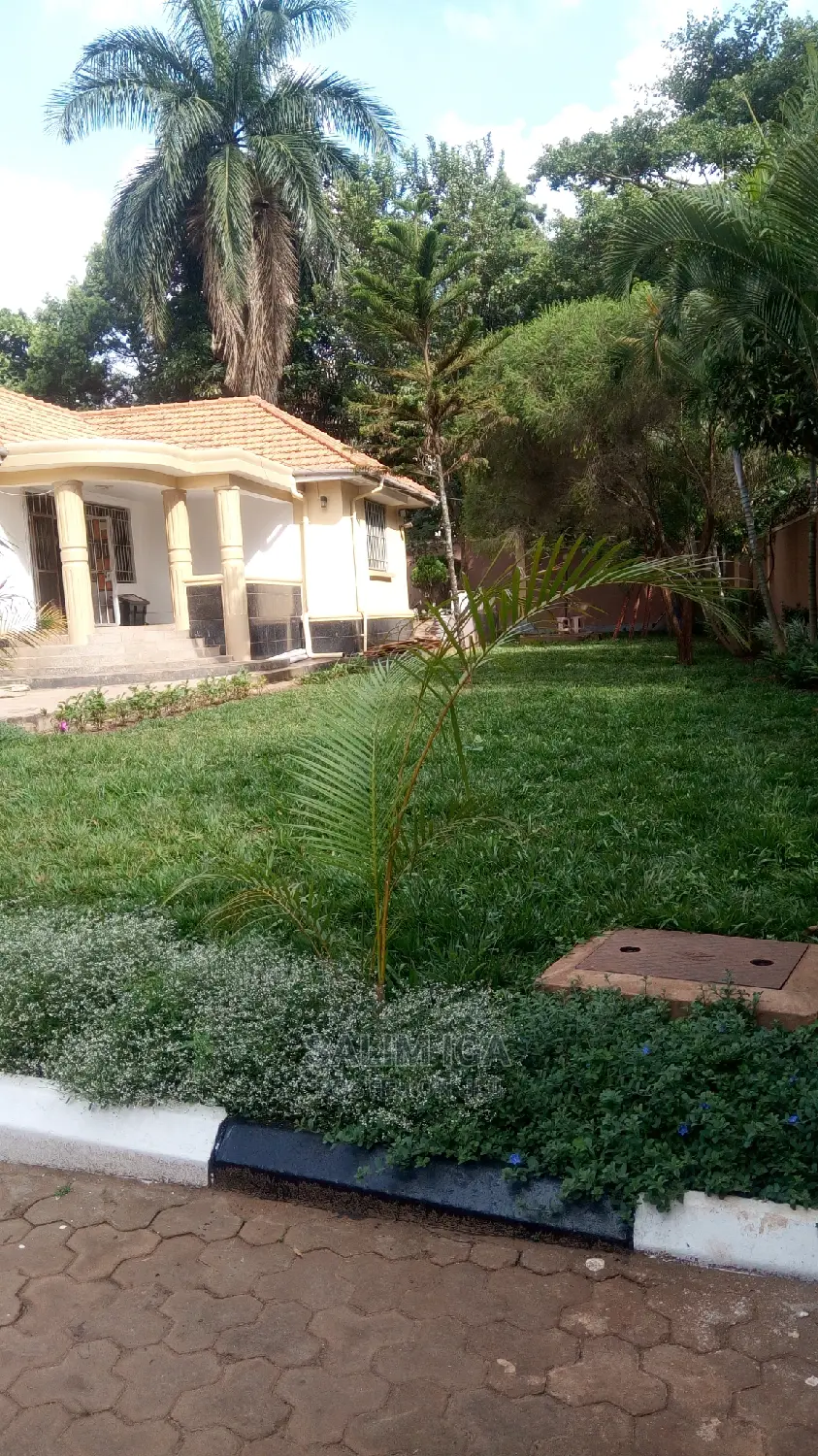 3bdrm Bungalow in Kololo Property, Central Division for Rent