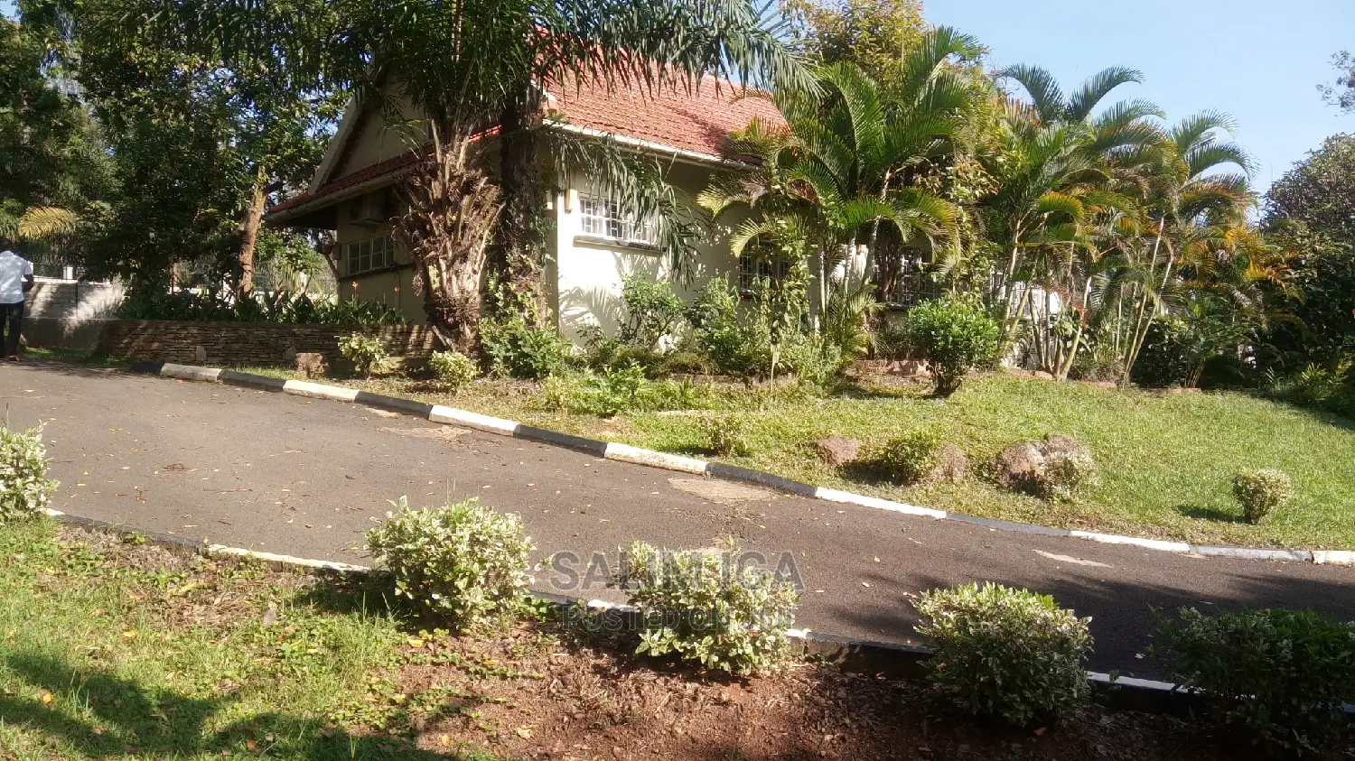 4bdrm Bungalow in Kololo Property, Central Division for Rent