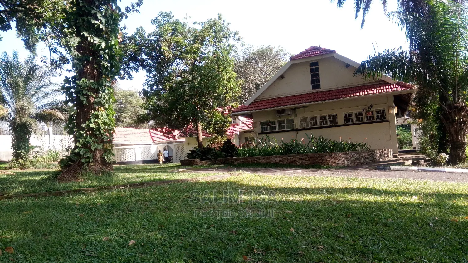 4bdrm Bungalow in Kololo Property, Central Division for Rent
