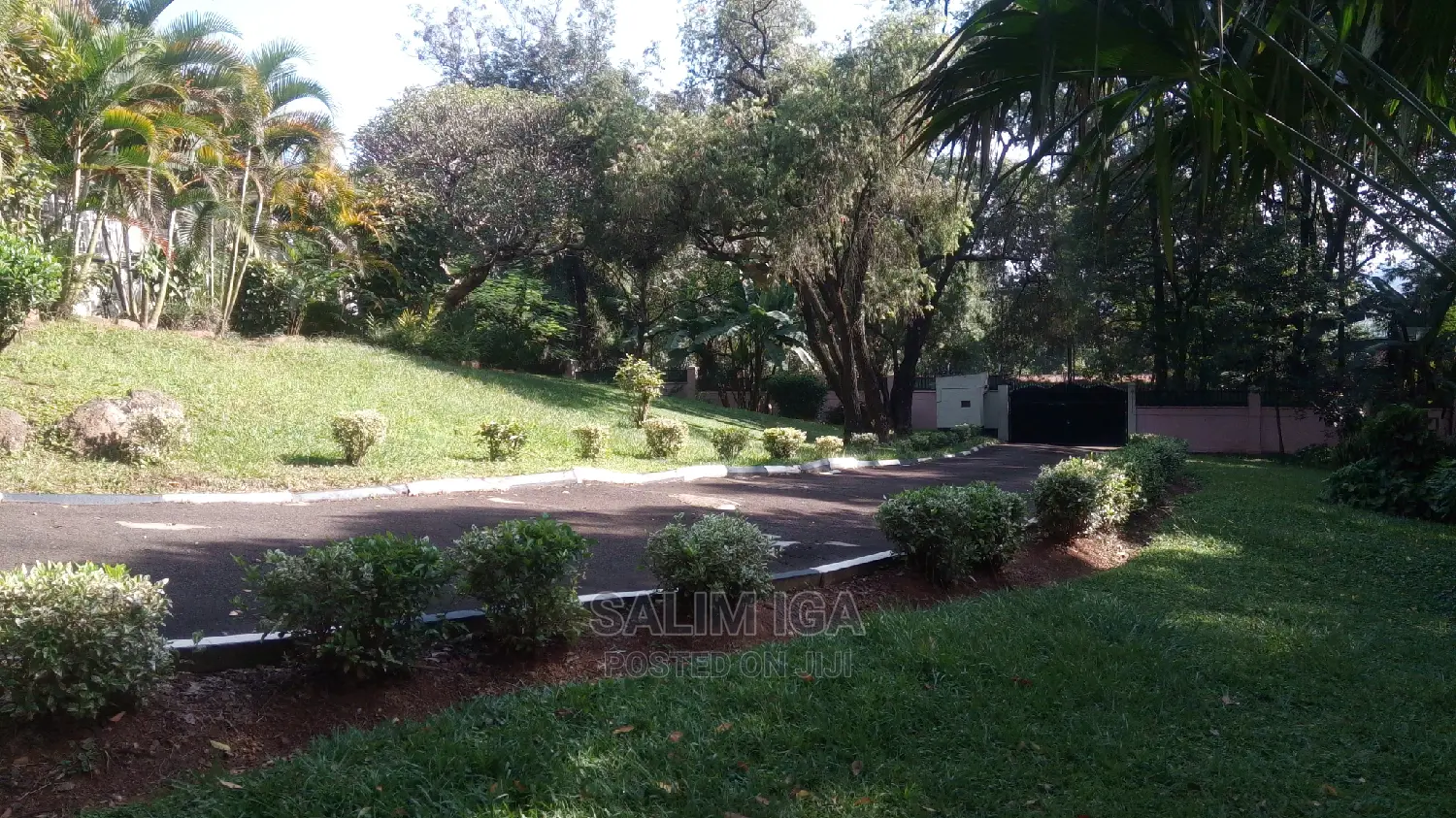 4bdrm Bungalow in Kololo Property, Central Division for Rent