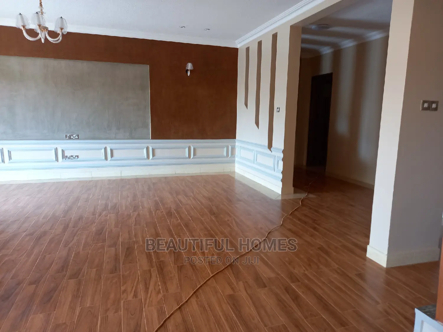 Furnished 6bdrm Mansion in Tarmack, Kira for Sale