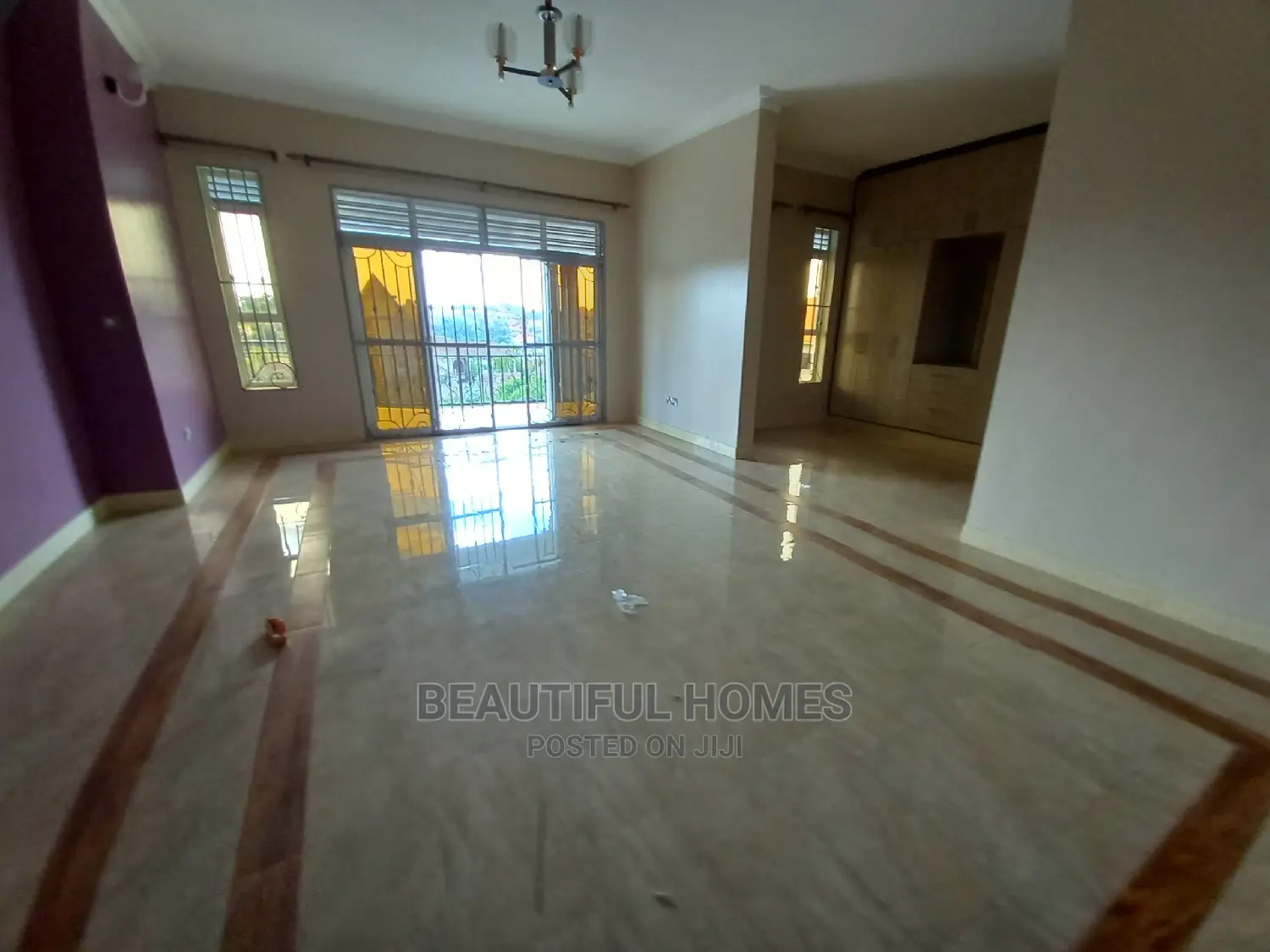 Furnished 6bdrm Mansion in Tarmack, Kira for Sale
