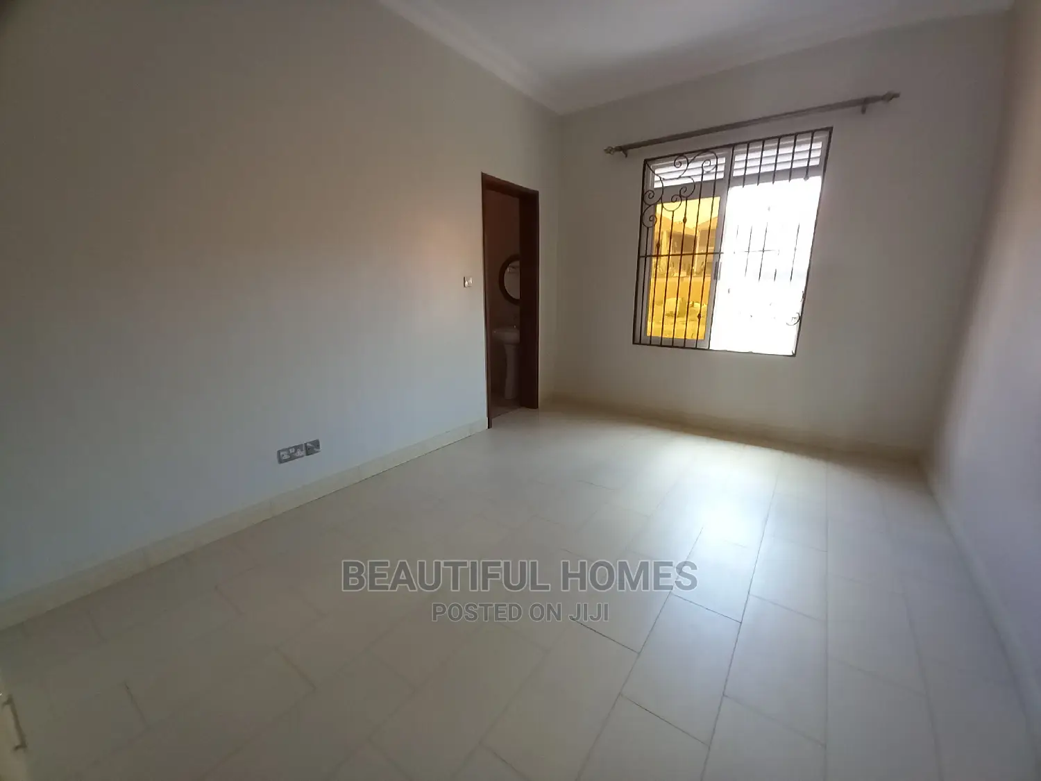 Furnished 4bdrm Duplex in Kira Posh for Sale