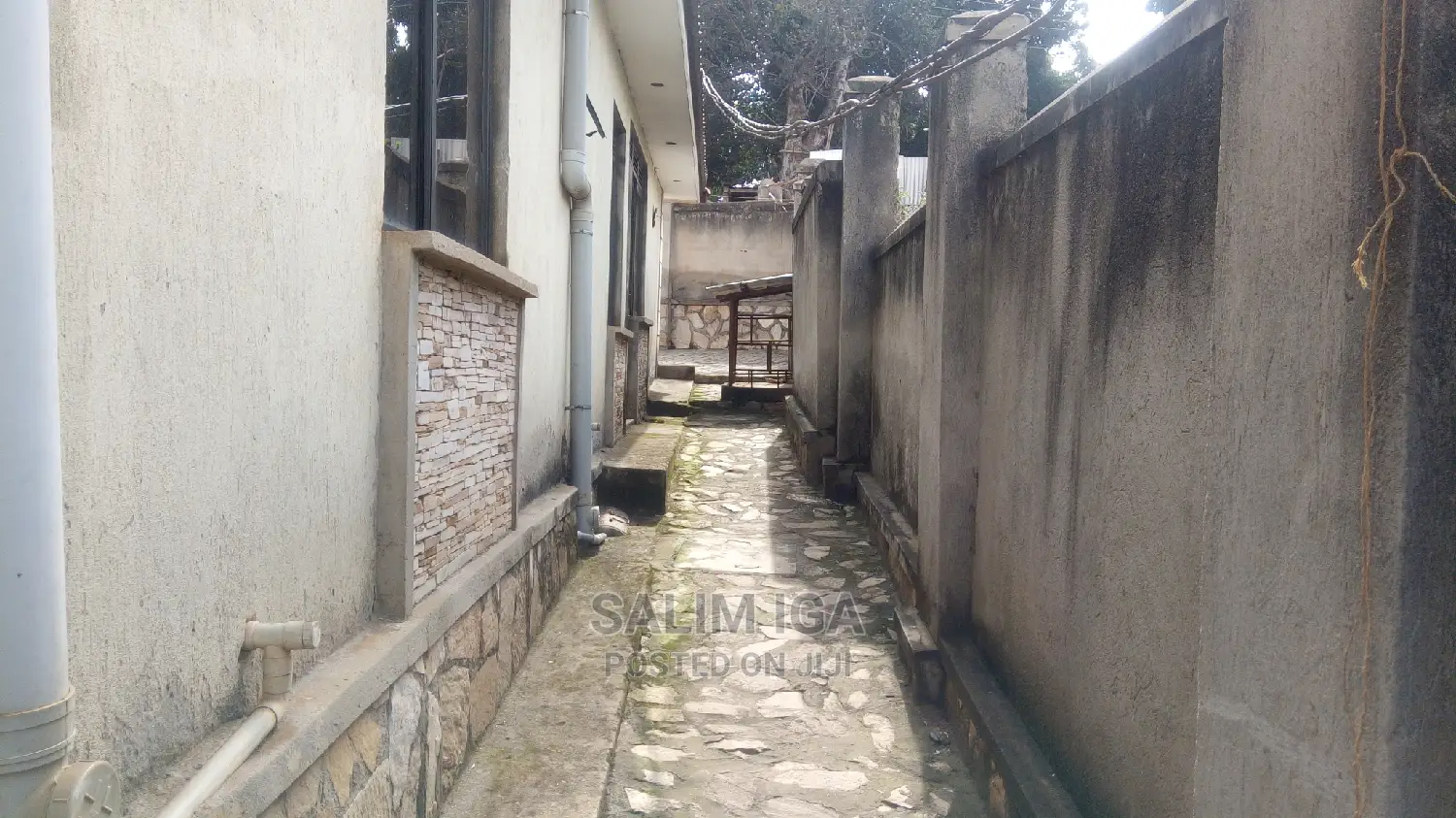 3bdrm Bungalow in Kololo Property, Central Division for Sale
