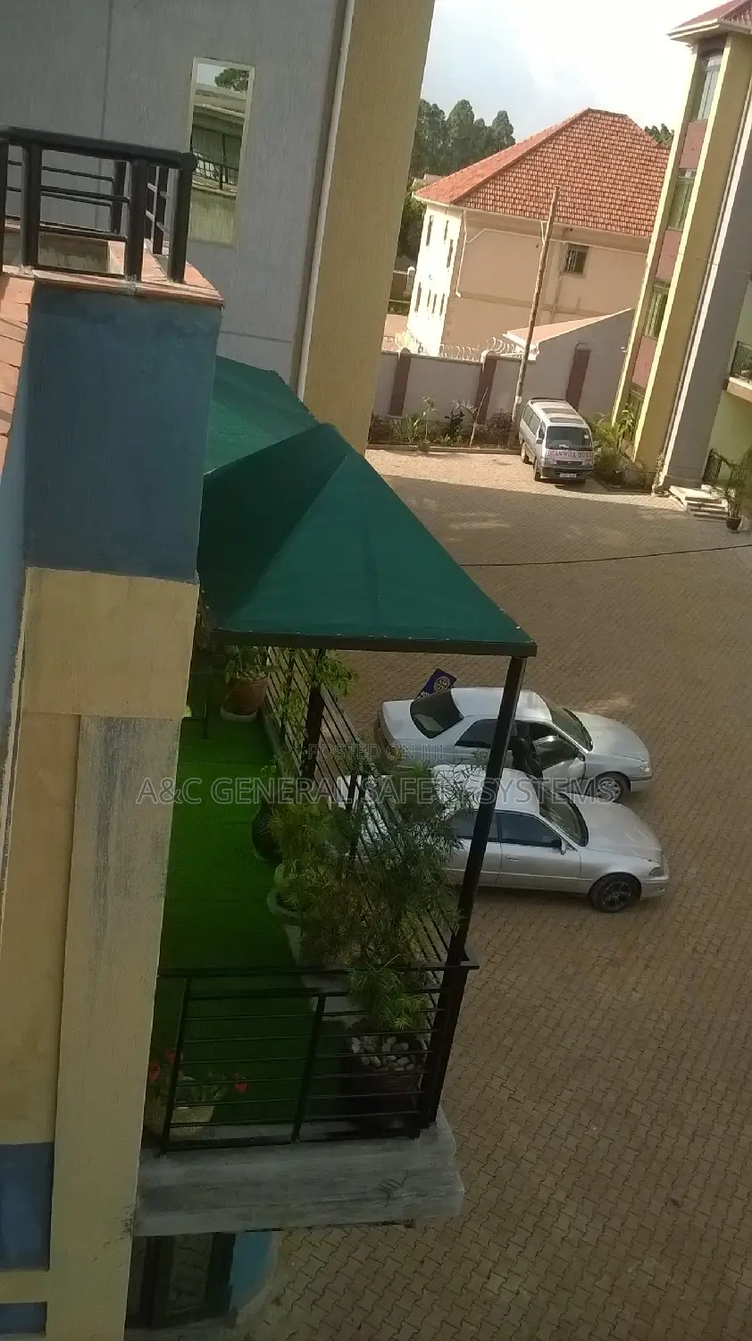 Balcony Shade Canopy for Your Family People to Chill Out