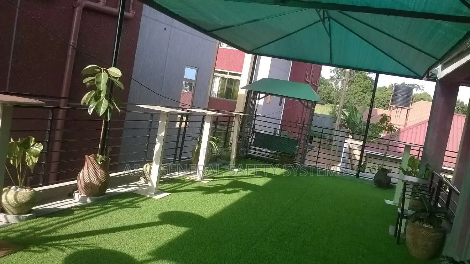 Balcony Shade Canopy for Your Family People to Chill Out