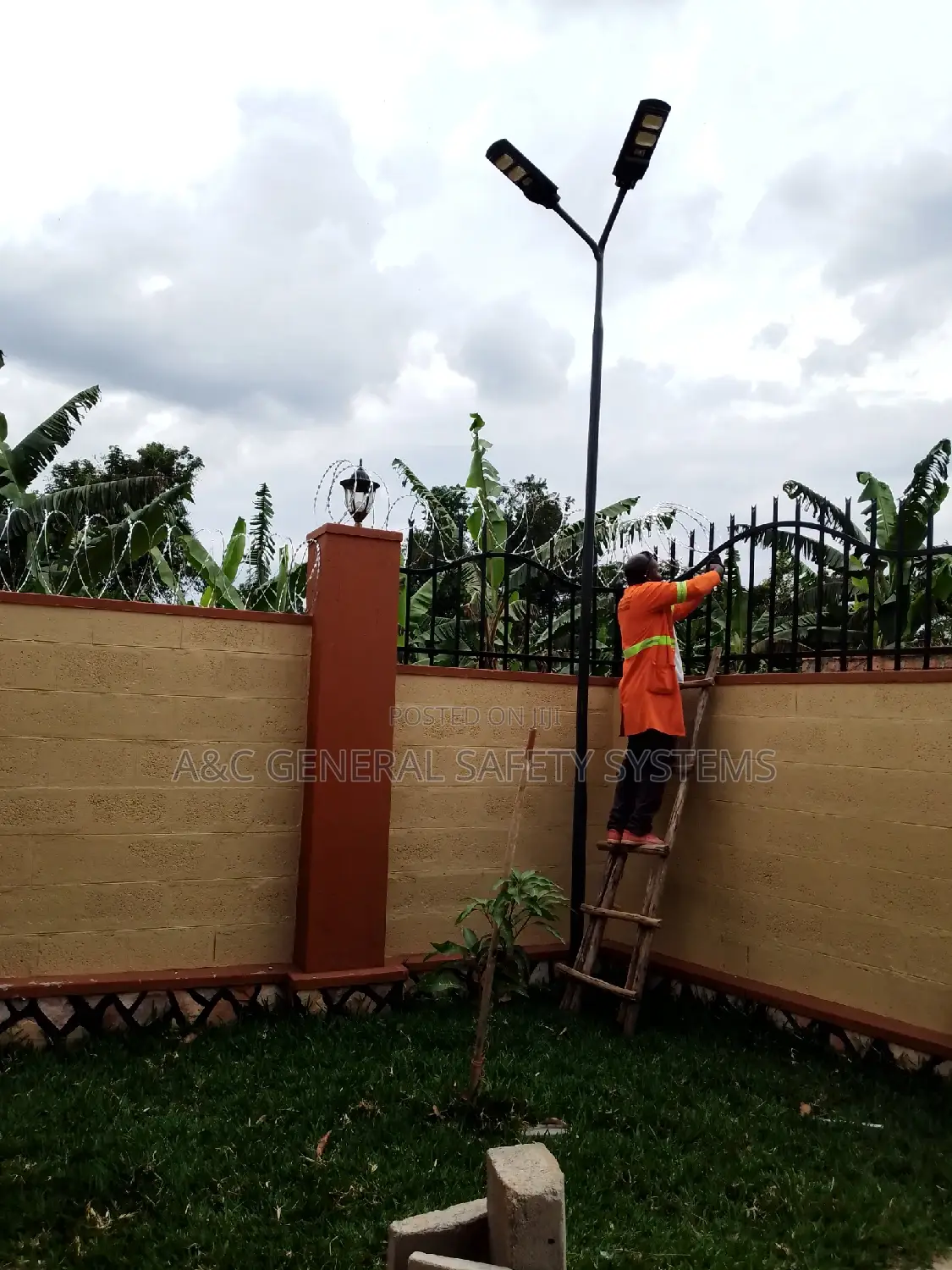 Solar Security Light 100W With Stand Pole