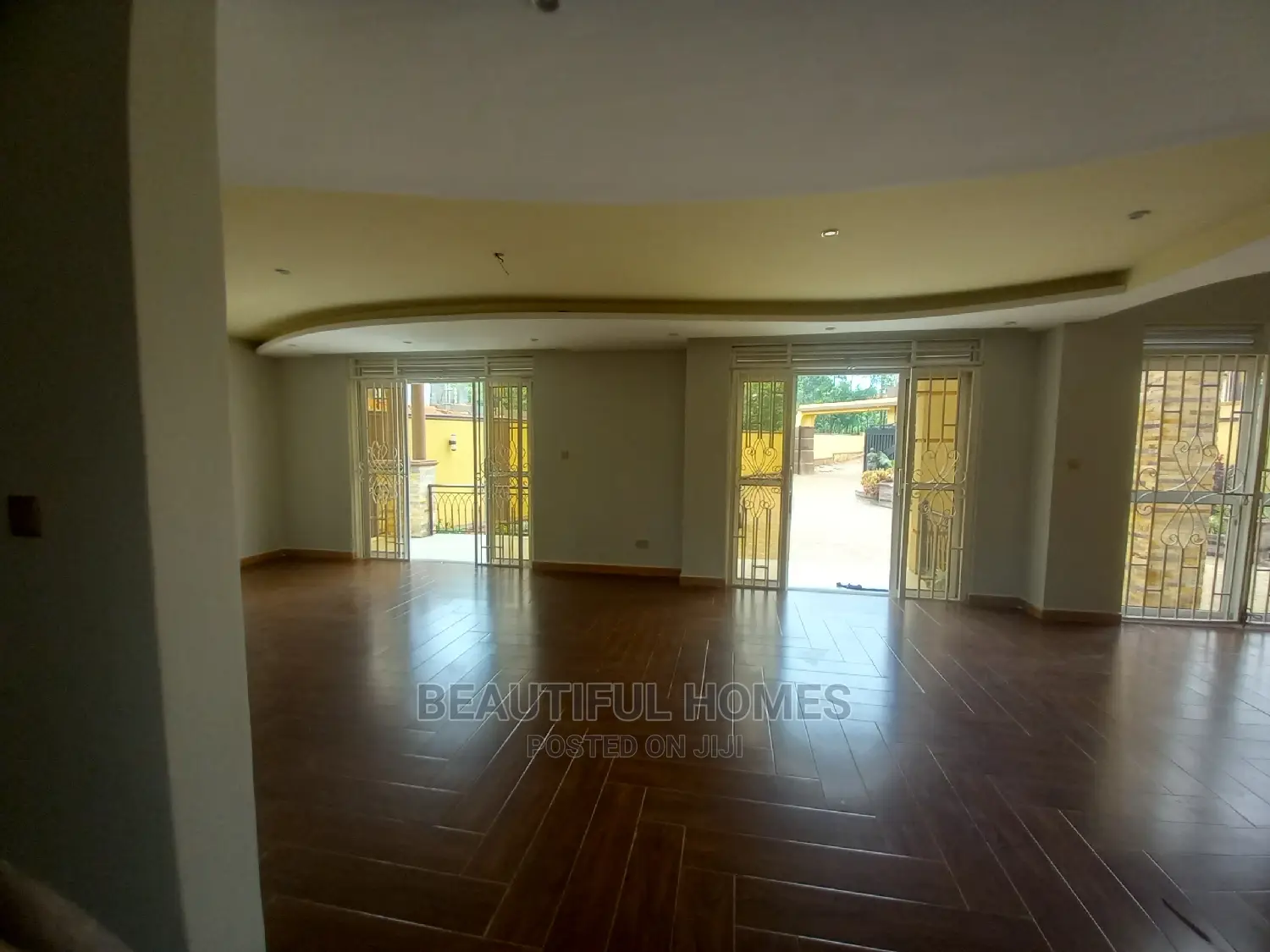 Furnished 6bdrm Mansion in Kiwatule, Nakawa for Sale