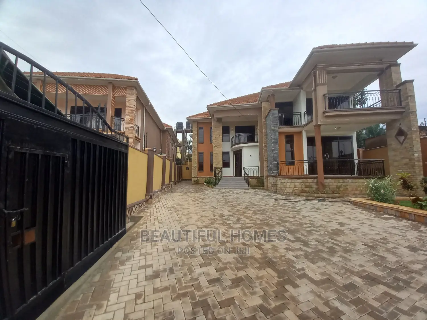 Furnished 6bdrm Mansion in Kiwatule, Central Division for Sale