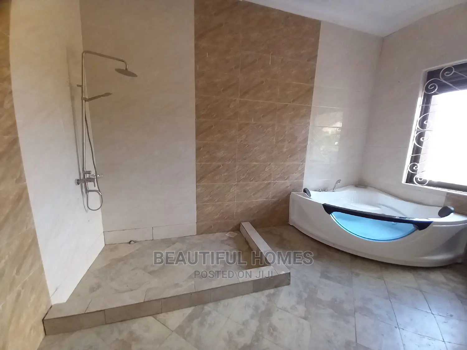 Furnished 6bdrm Mansion in Kiwatule, Central Division for Sale
