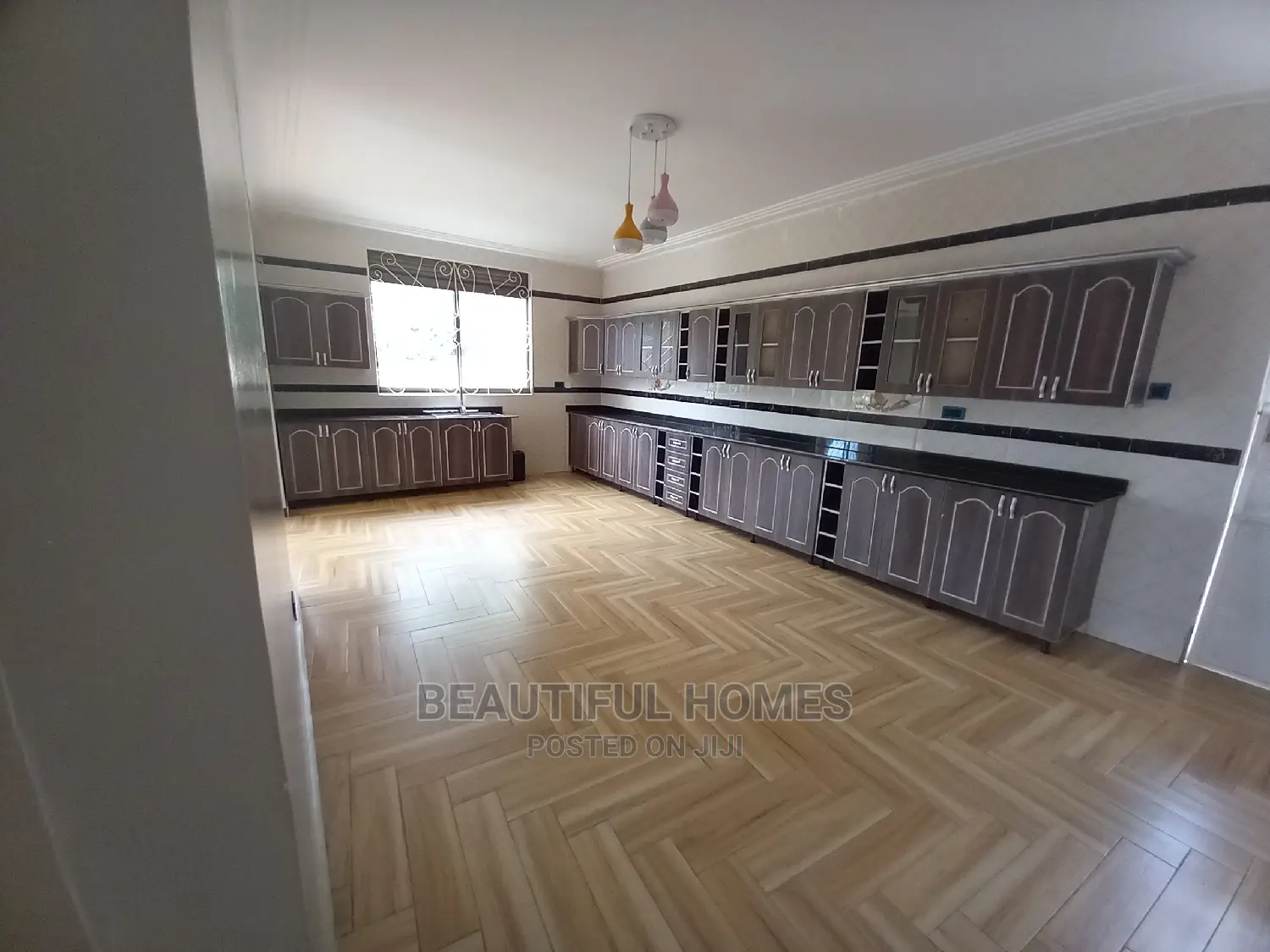 Furnished 6bdrm Mansion in Kiwatule, Central Division for Sale