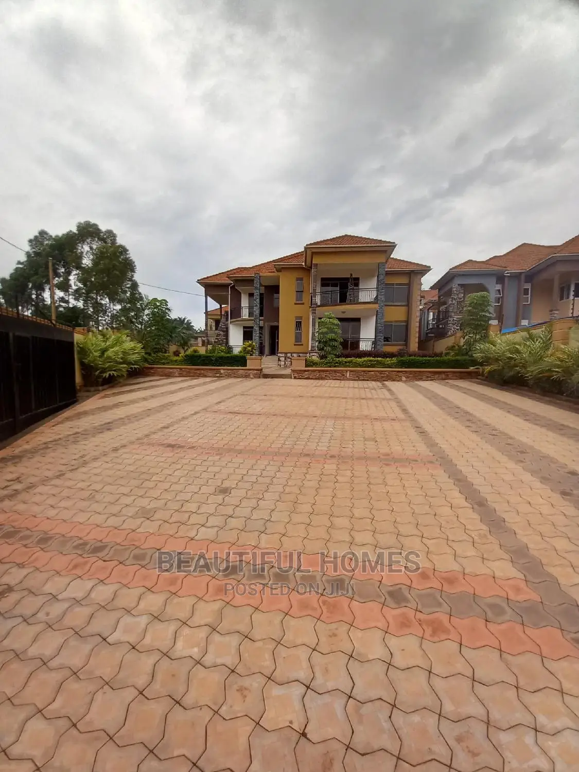 Furnished 7bdrm Mansion in Kiwatule Bidandi, Central Division for Sale