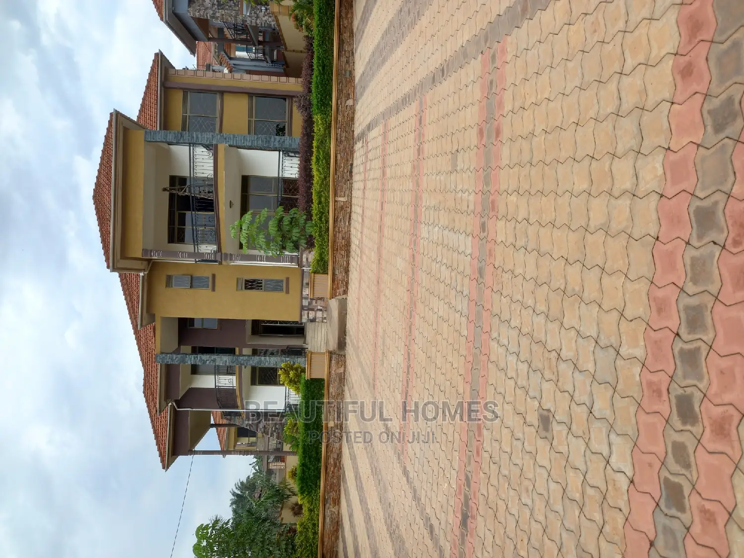 Furnished 7bdrm Mansion in Kiwatule Posh, Central Division for Sale