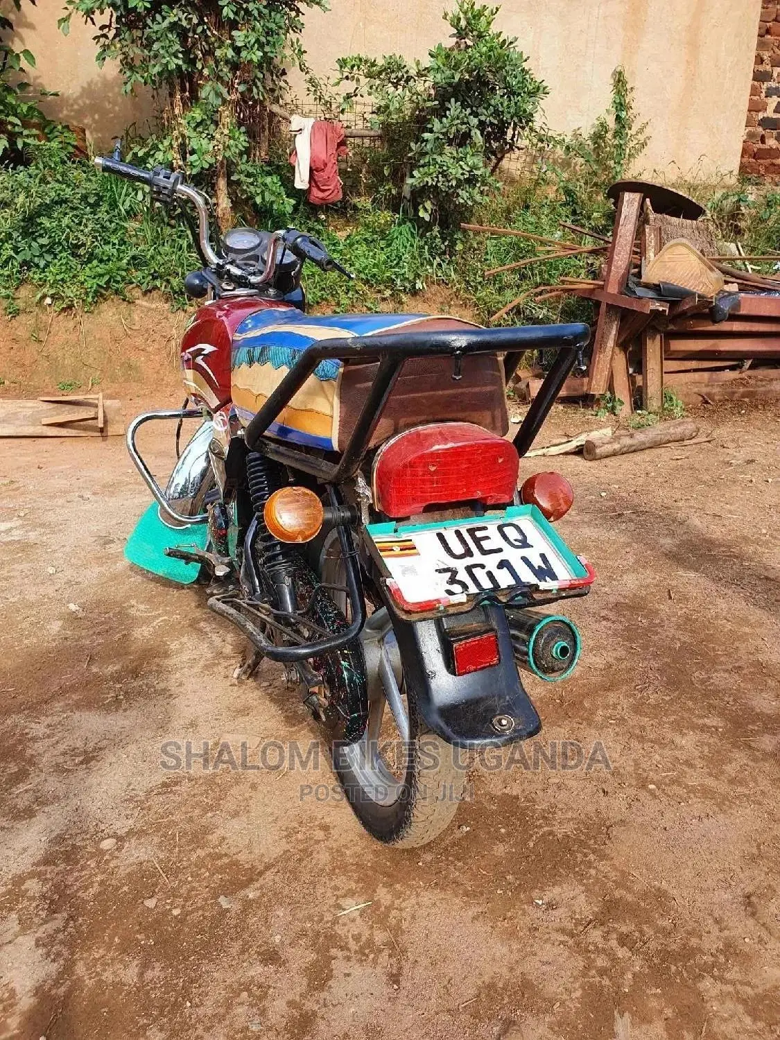 TVS Zeppelin 220 2018 Red