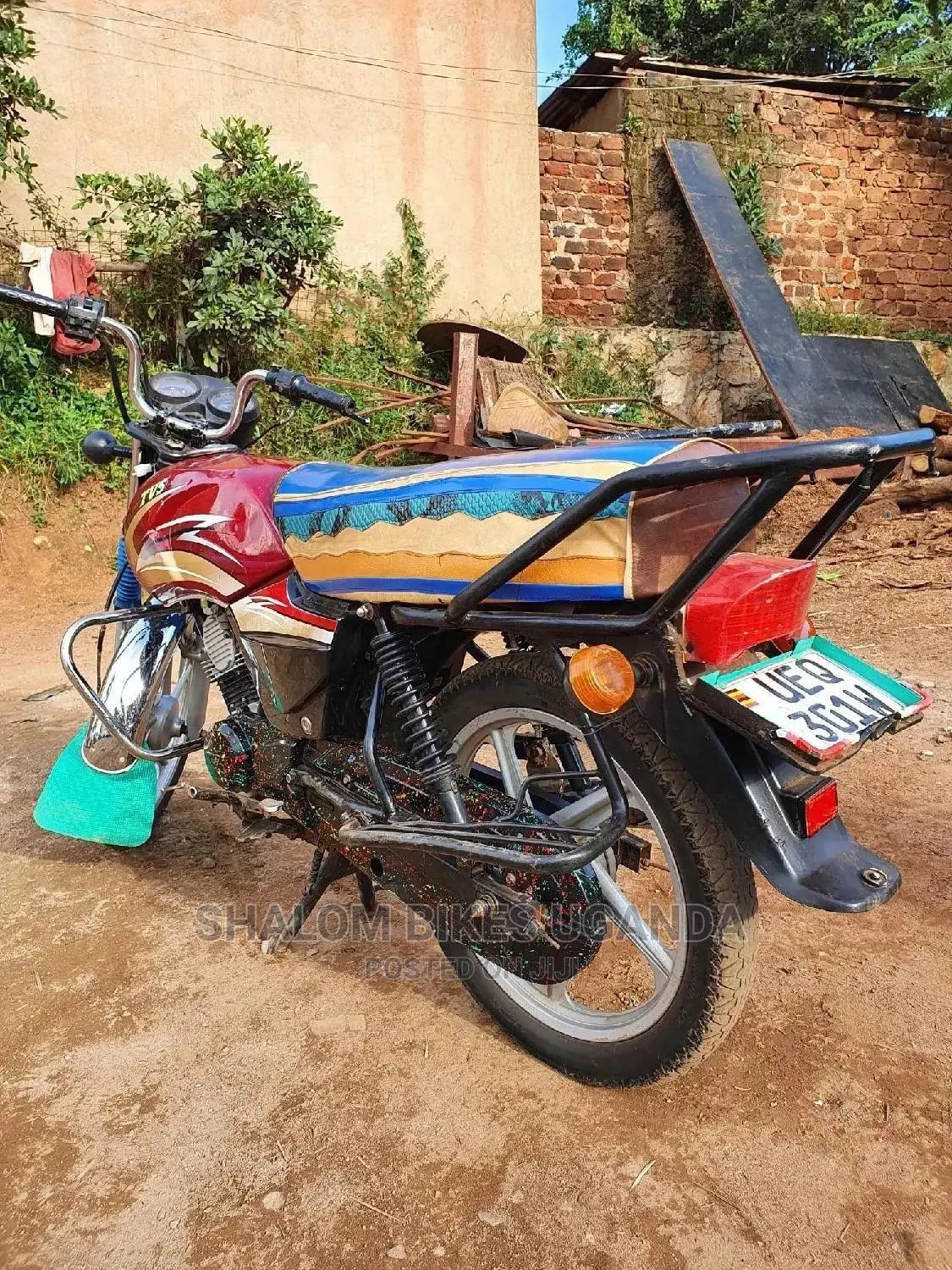 TVS Zeppelin 220 2018 Red