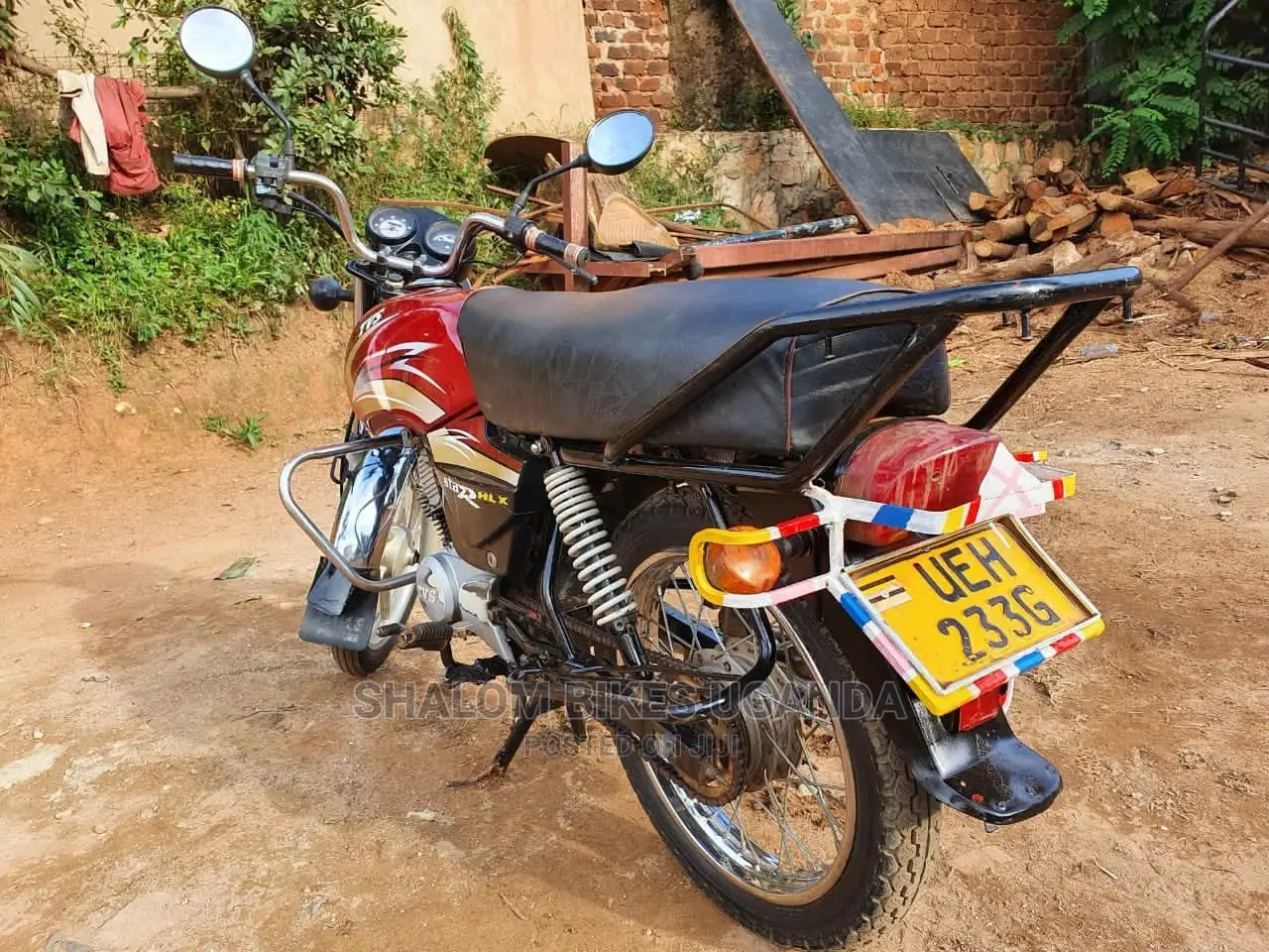 TVS Zeppelin 220 2017 Red