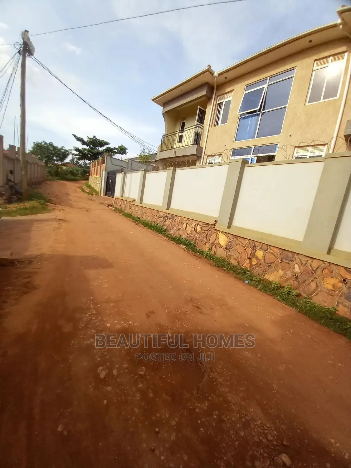 Furnished 1bdrm Block of Flats in Kira by the Tarmack for Sale