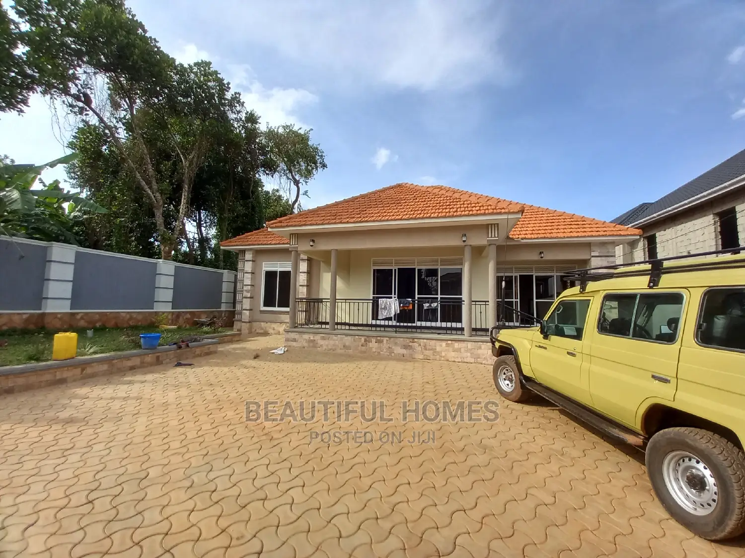 Furnished 4bdrm Bungalow in Kira for Sale