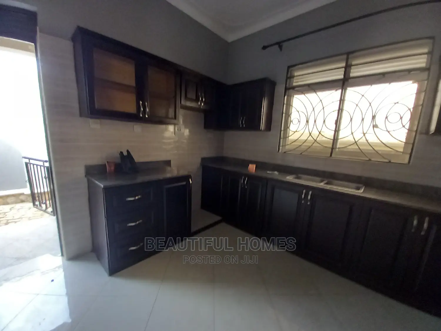 Furnished 4bdrm Bungalow in Kira for Sale