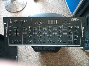 DJ Mixer Cm 200