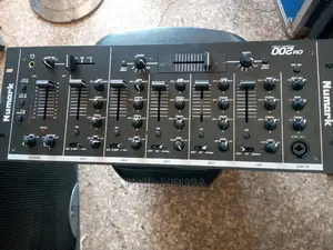 DJ Mixer Cm 200